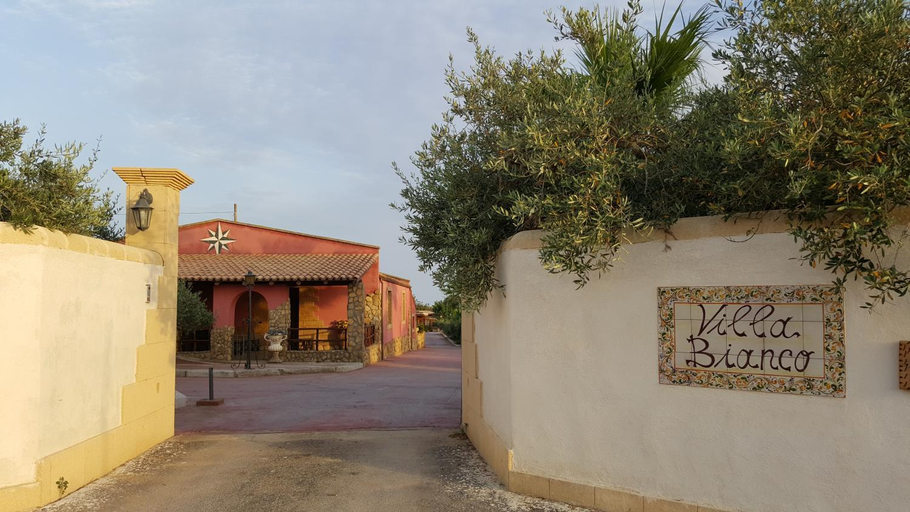 Exterior & Views 2, Agriturismo Duca Di San Martino, Trapani