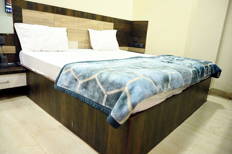 Bedroom 5, Hotel Crystal, Ghaziabad