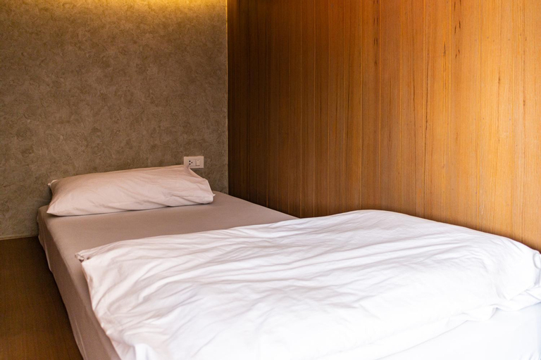 Bedroom 24
