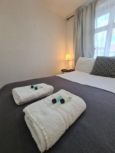 Bedroom 2, Urban Hideaway 2beds Apartment, London