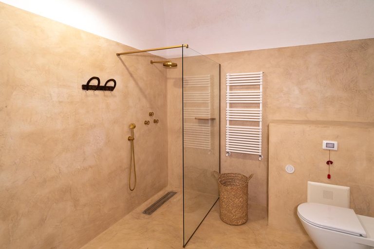 Bathroom 5, Masseria Soluco, Bari