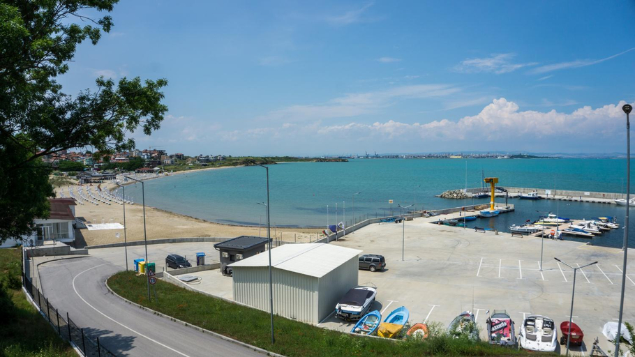 Others 5, Kraimorie Park, Burgas