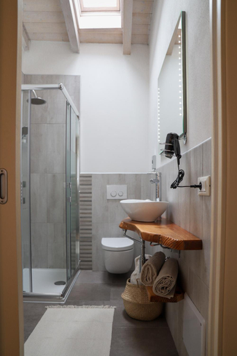 Others 5, Ca Nova B&B, Verona