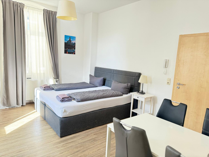 Others 3, Pension Dresdener Berge, Dresden