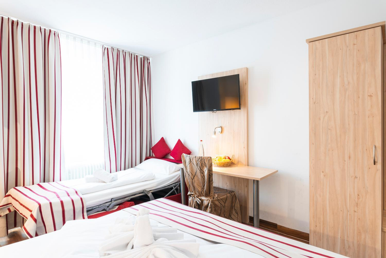 Bedroom 26