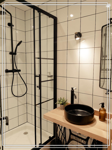 Bathroom, APPART HOTEL Place des Jolis Reves, Cantal