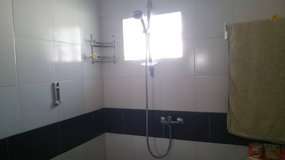 Bathroom 4