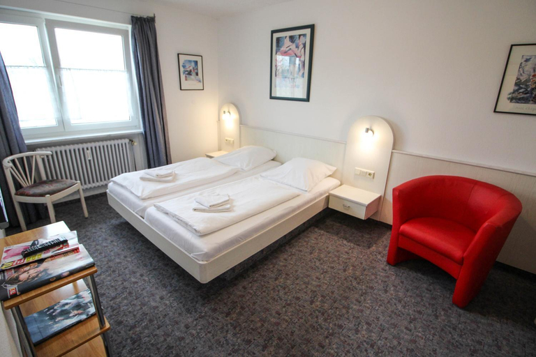 Others 4, Hotel Relax, Konstanz