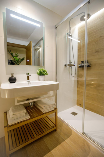 Bathroom 4, Suites Castellón, Castellón