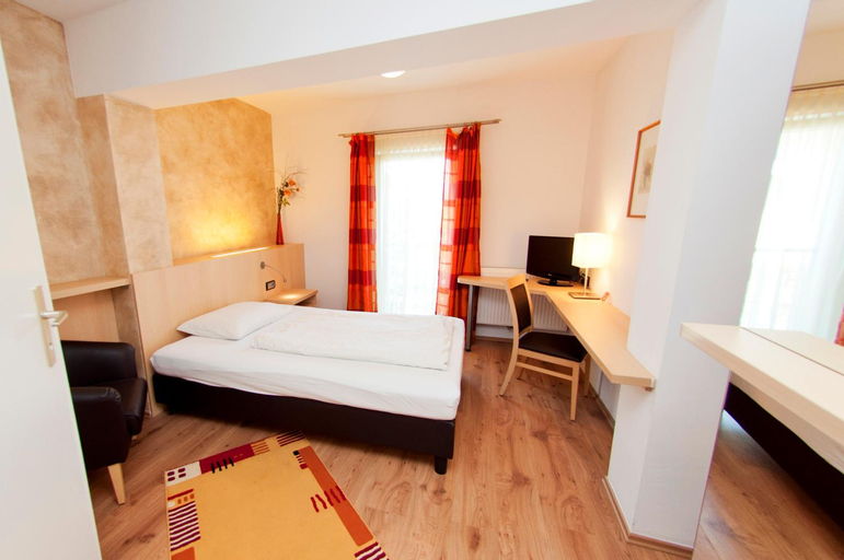 Bedroom 2, Gasthof Alpenblick, Steyr Land