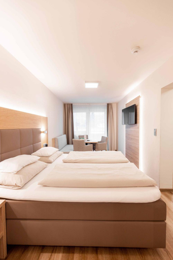 Bedroom 14