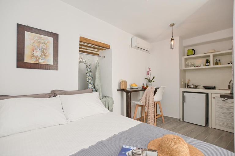 Others 2, Venetian Suites III, South Aegean