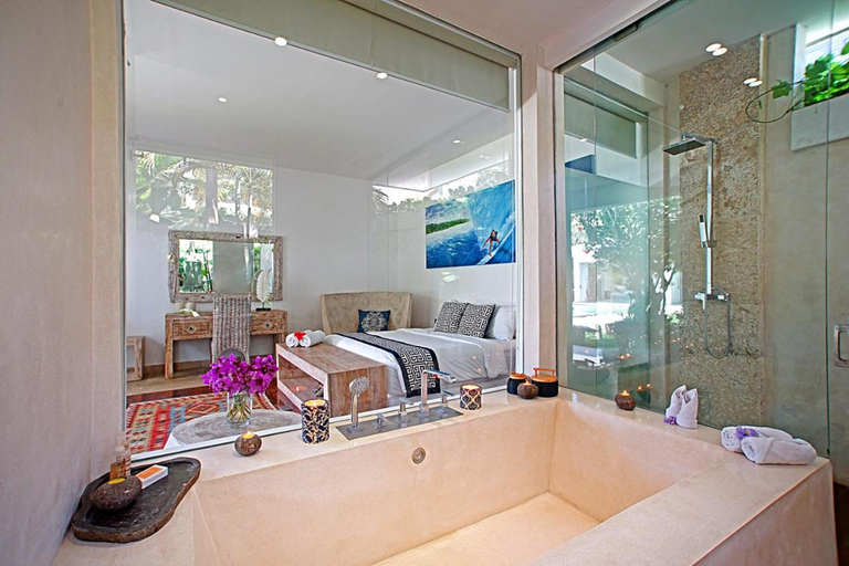 Bathroom 3, Luxe 4bed: 20m Lap Pool, TV Room, Walk To Beach , Badung