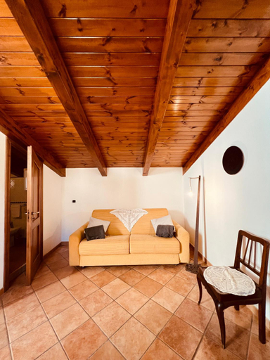 Others 4, JP House Amalfi, Salerno