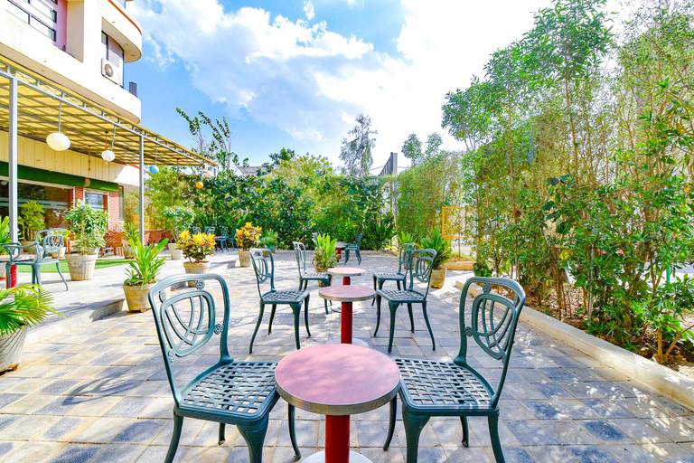 Food & Drinks 3, Fabhotel Siddharth Corporate, Gandhinagar