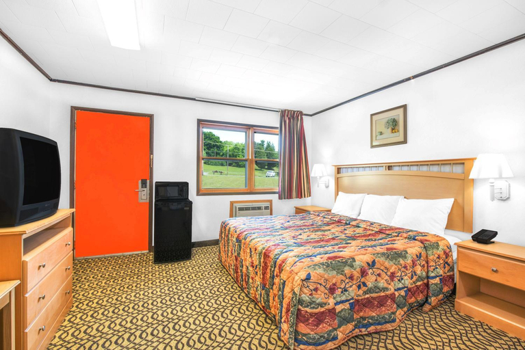 Bedroom 3, Knights Inn - Pine Grove, PA, Schuylkill