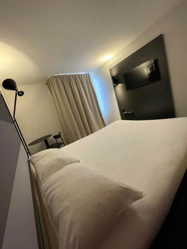 Bedroom 4, ibis Laon, Aisne
