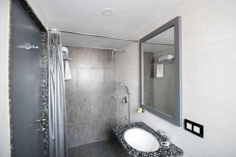 Bathroom 4, Hotel Sanmukh By Adamo, Rajsamand