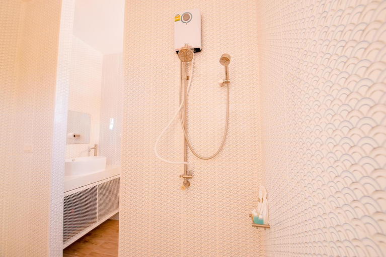 Bathroom 2, Angela Resort, Pran Buri