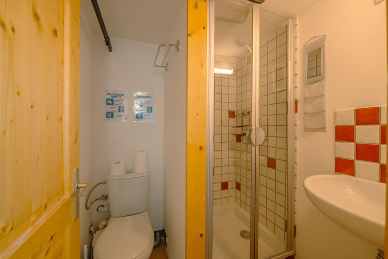 Bathroom 2, Chalet Spouter in Argentiere near Grands Montets - Happy Rentals, Haute-Savoie