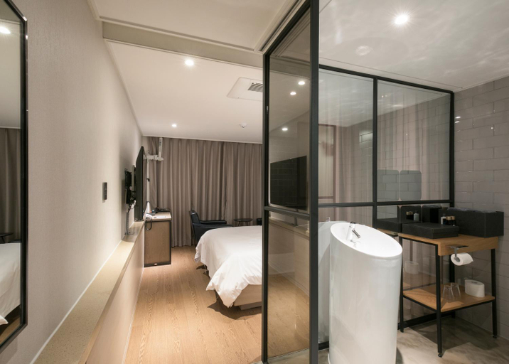 Bedroom 4, Hotel Wolmido, Jung