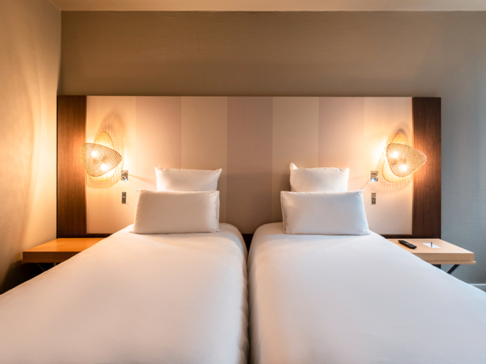 Mercure Grenoble Meylan - Tap to explore photos