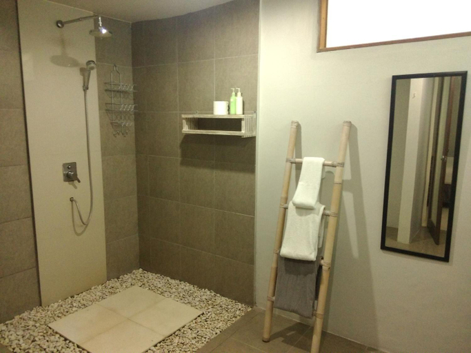 Bathroom 3, Aquaria Eco Resort, Karangasem
