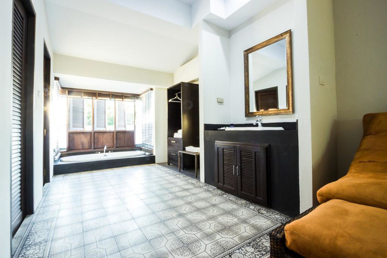 Bedroom 2, Jamadevi Hotel, Muang Lamphun