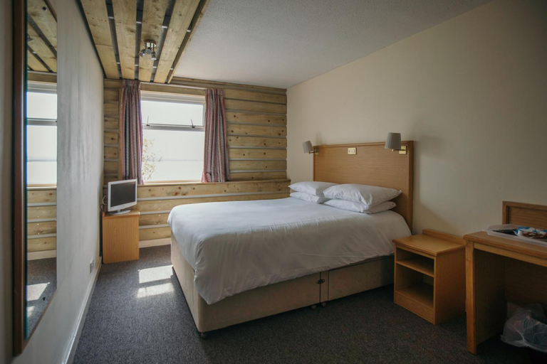 Bedroom 2, Royal Hotel, Thurrock