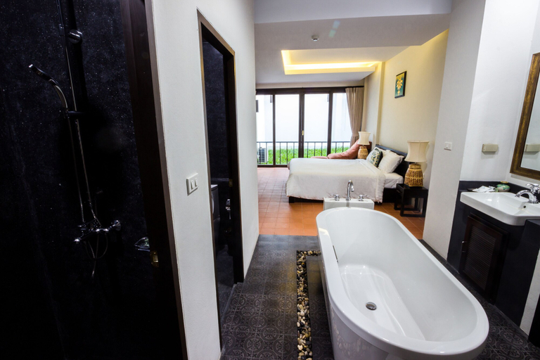 Bathroom 3, Jamadevi Hotel, Muang Lamphun