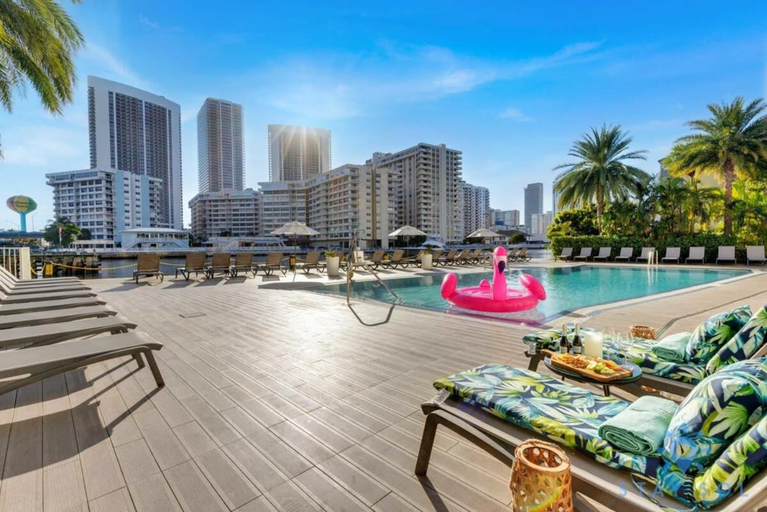 Sport & Beauty 2, Tropical Apartment - Balcony - Resort with Pool and Gym, Broward