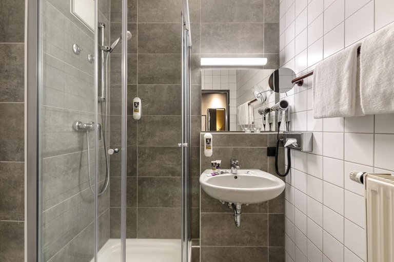 Bathroom, Mercure Stuttgart Zuffenhausen, Stuttgart