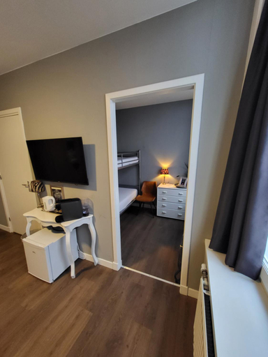 Others 5, Hotel Broer Zus, The Hague