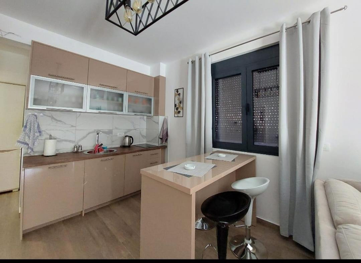 Others 5, APARTMENT DZANA