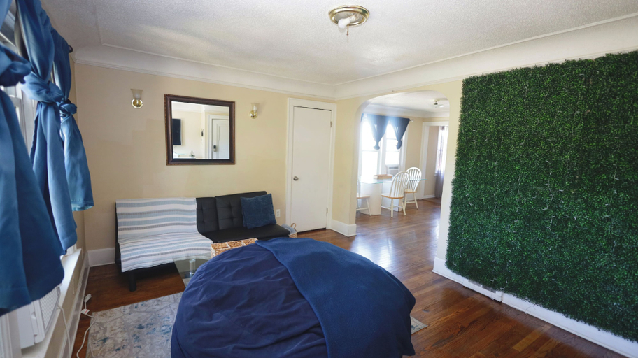 Others 5, Evanston BnB, Wayne