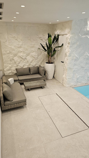 Others 4, UG Neubau City Wohnung (Pool+Gym extra buchbar), München
