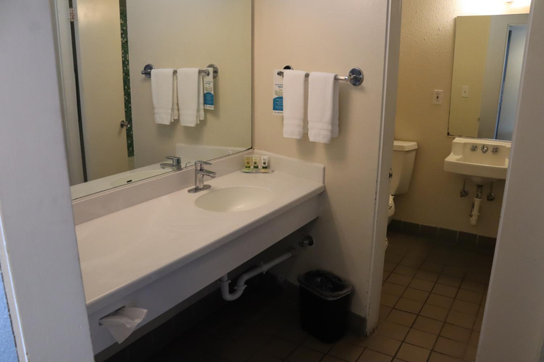 Bathroom 4, Lemon Tree Inn, Santa Barbara