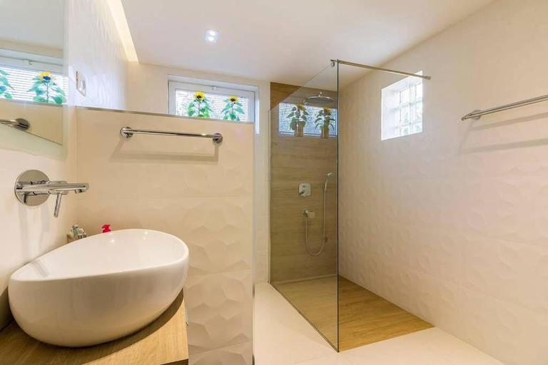 Bathroom, Villa Cadetta, Ližnjan