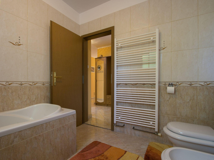 Bathroom 4, Holiday Home Grizane with Pool near Beach, Vinodolska