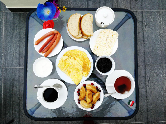 Others 3, Favourite, Signagi
