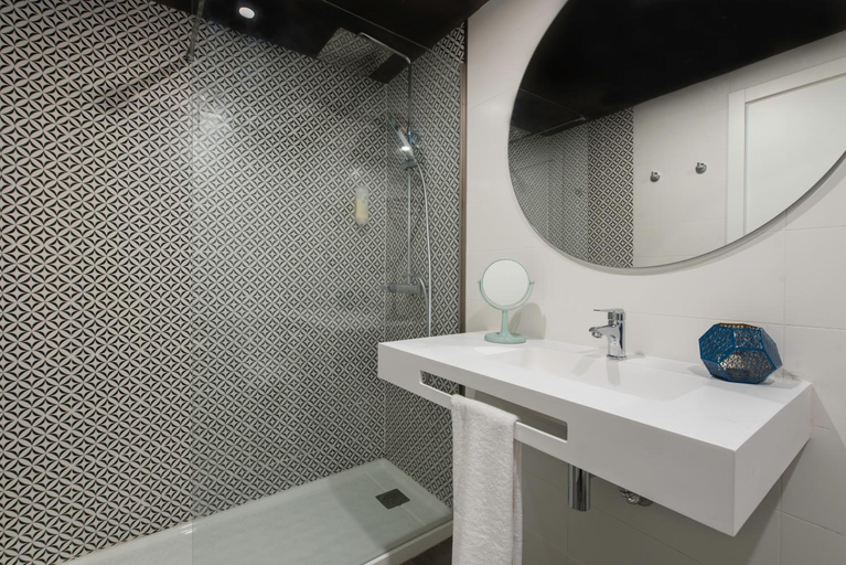 Bathroom, Aparthotel Vibra Mogambo - Adults only, Baleares