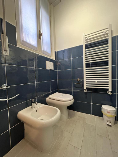 Bathroom 3, Ameli Room, Florence