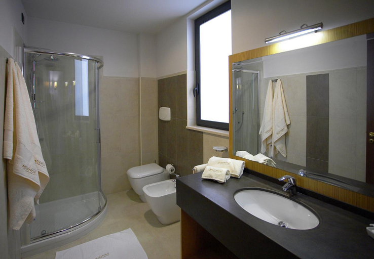 Bathroom 2, Hotel Messenion, Messina