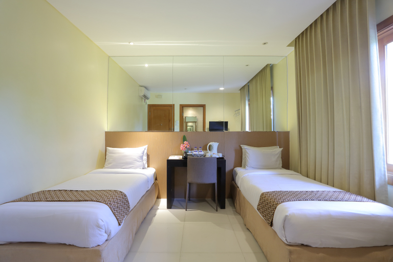 Country Heritage Resort Hotel Surabaya Room Type - Deluxe Twin