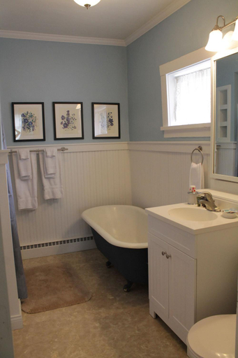 Bathroom 3, Jailer's Inn, Nelson