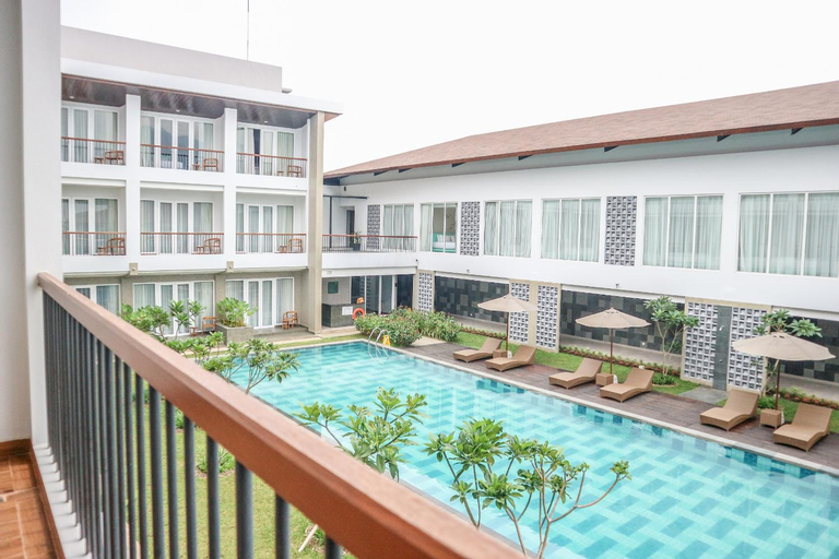 Swimming Pool 9