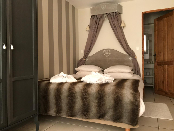 Bedroom 2, Chambres d'hôtes - La Clé des Bois, Isère