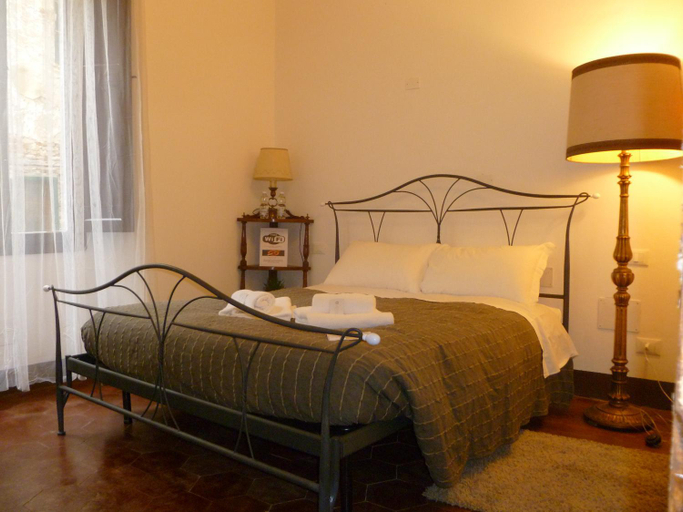Bedroom 3, Time Out, Pisa
