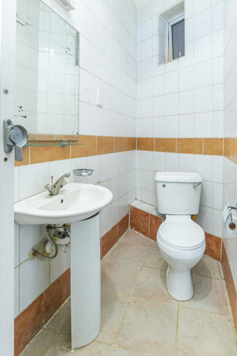 Bathroom 3, Nairobi Fahari Tripple Suites, Starehe