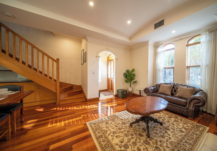 Others 4, Cozy Home with fireplace 5mins to beach, Adelaide